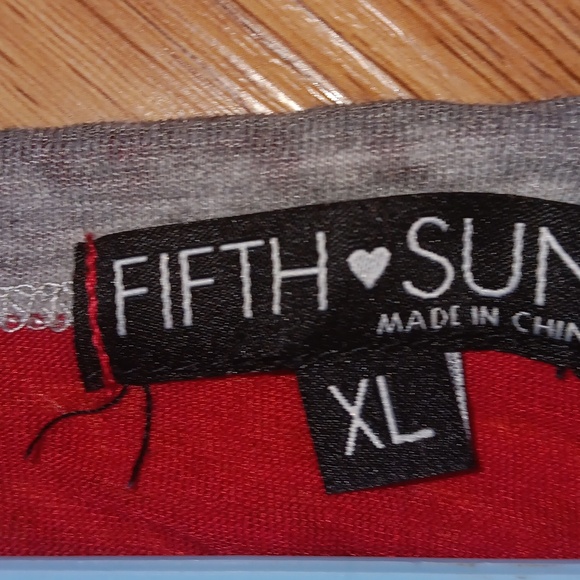 Fifth Sun Women's XL Holiday Santa Tee-Shirt Red Gray Long Sleeve - Picture 7 of 9